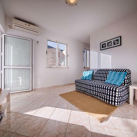 Apartments Marinkovic คอมีชา ภายนอก รูปภาพ