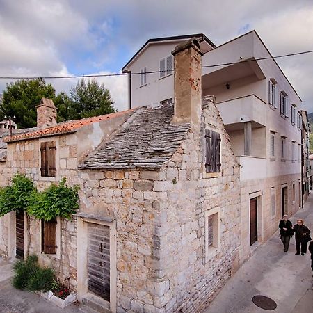 Apartments Marinkovic คอมีชา ภายนอก รูปภาพ