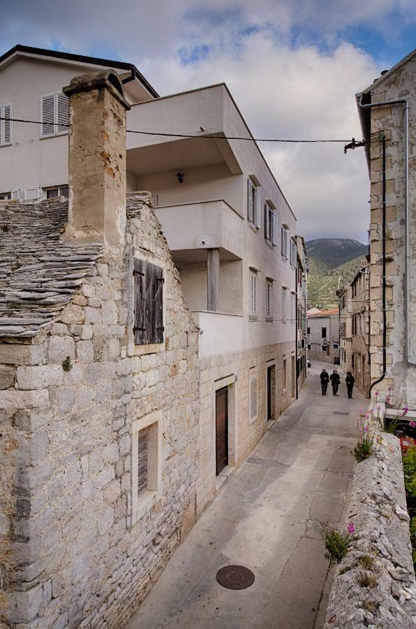 Apartments Marinkovic คอมีชา ภายนอก รูปภาพ