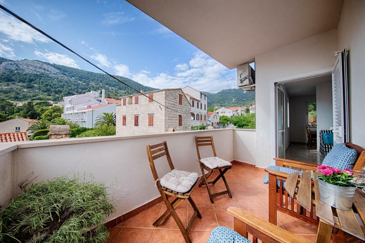 Apartments Marinkovic คอมีชา ภายนอก รูปภาพ
