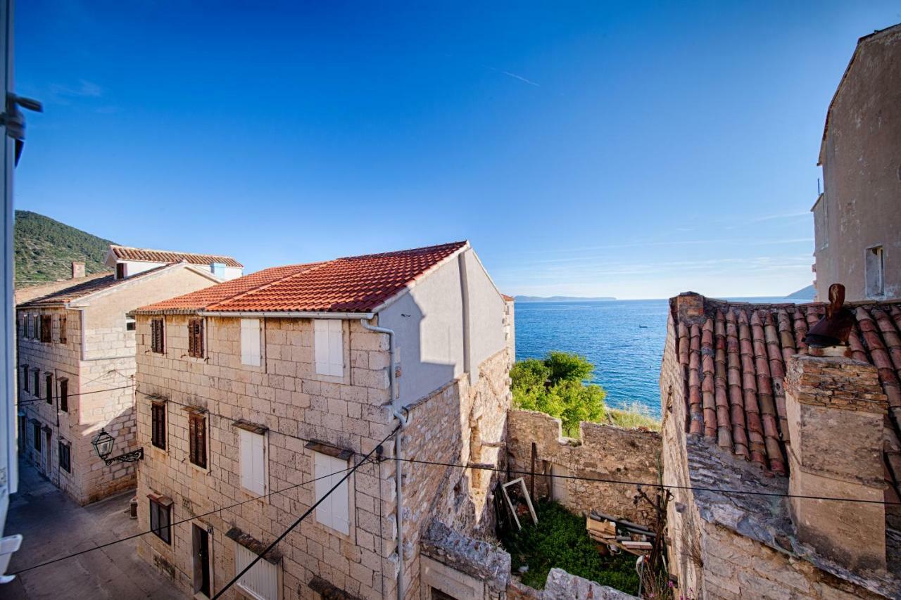 Apartments Marinkovic คอมีชา ภายนอก รูปภาพ