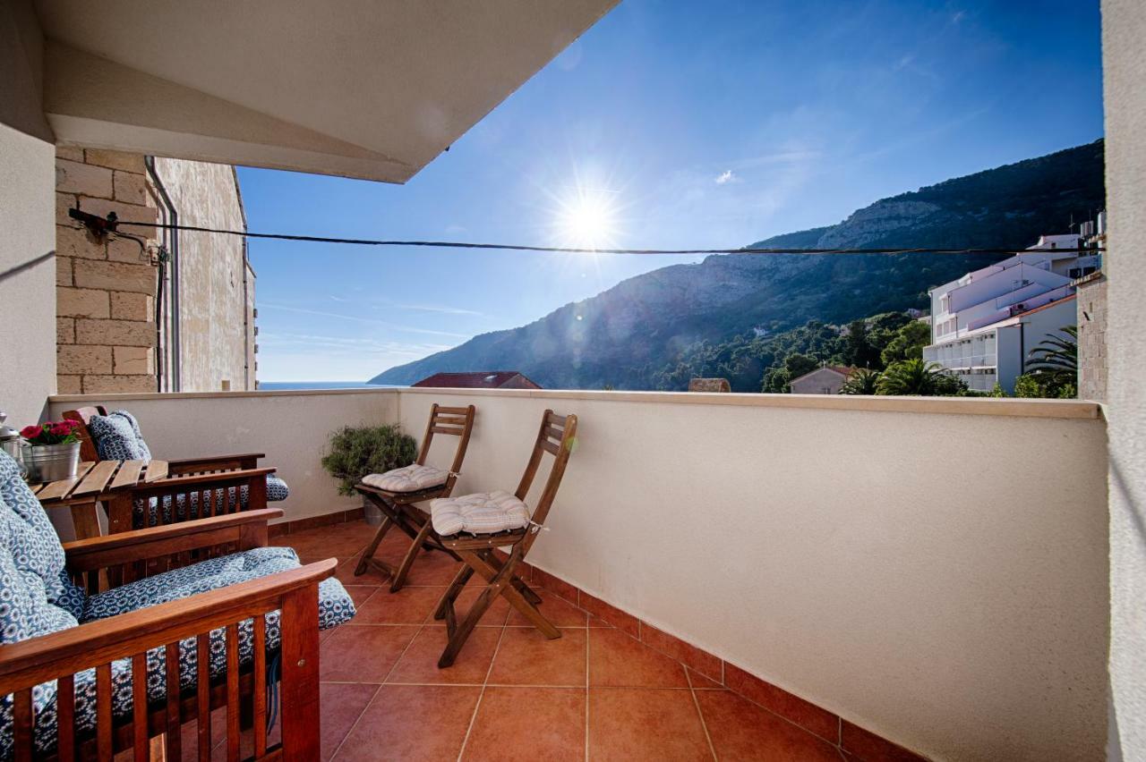 Apartments Marinkovic คอมีชา ภายนอก รูปภาพ